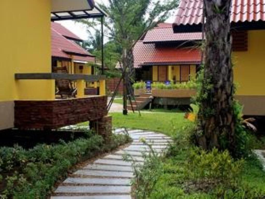 Tanisa Resort Csumphon Kültér fotó