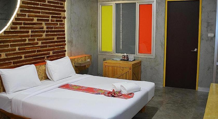 Tanisa Resort Csumphon Kültér fotó