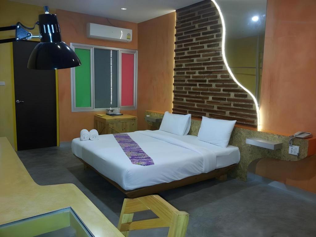 Tanisa Resort Csumphon Kültér fotó