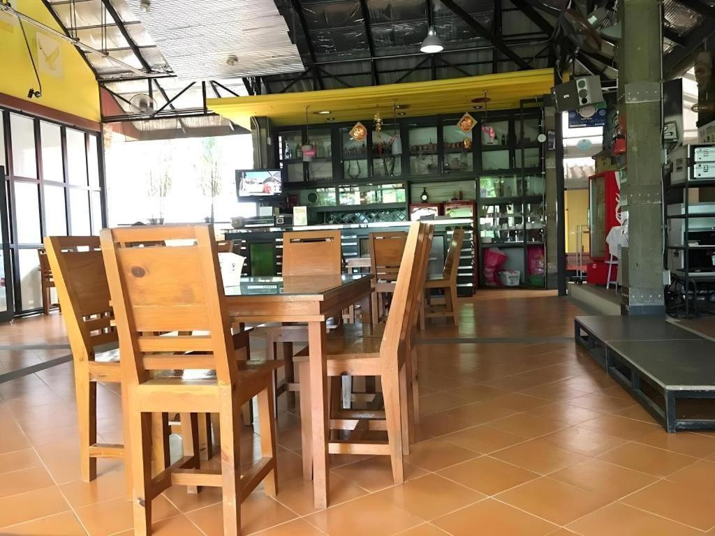 Tanisa Resort Csumphon Kültér fotó