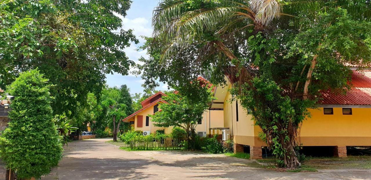 Tanisa Resort Csumphon Kültér fotó